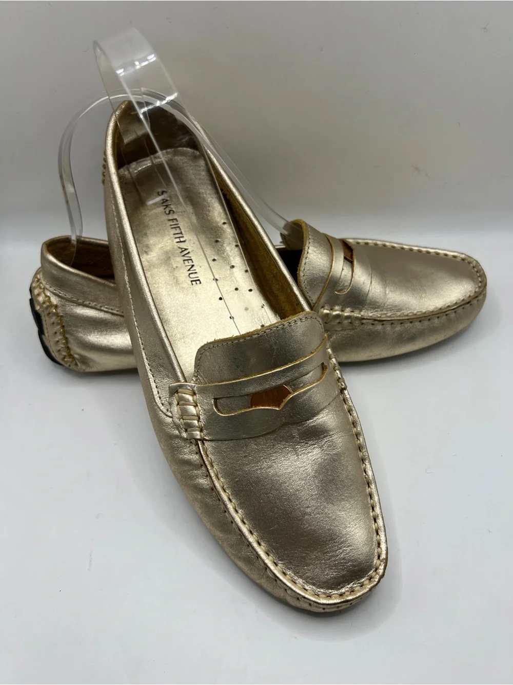 Saks Fifth Avenue Women’s Gold Leather Slip-On Driving Loafer Flats 8.5B